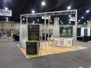 trade-show-booth-sign-partners-003