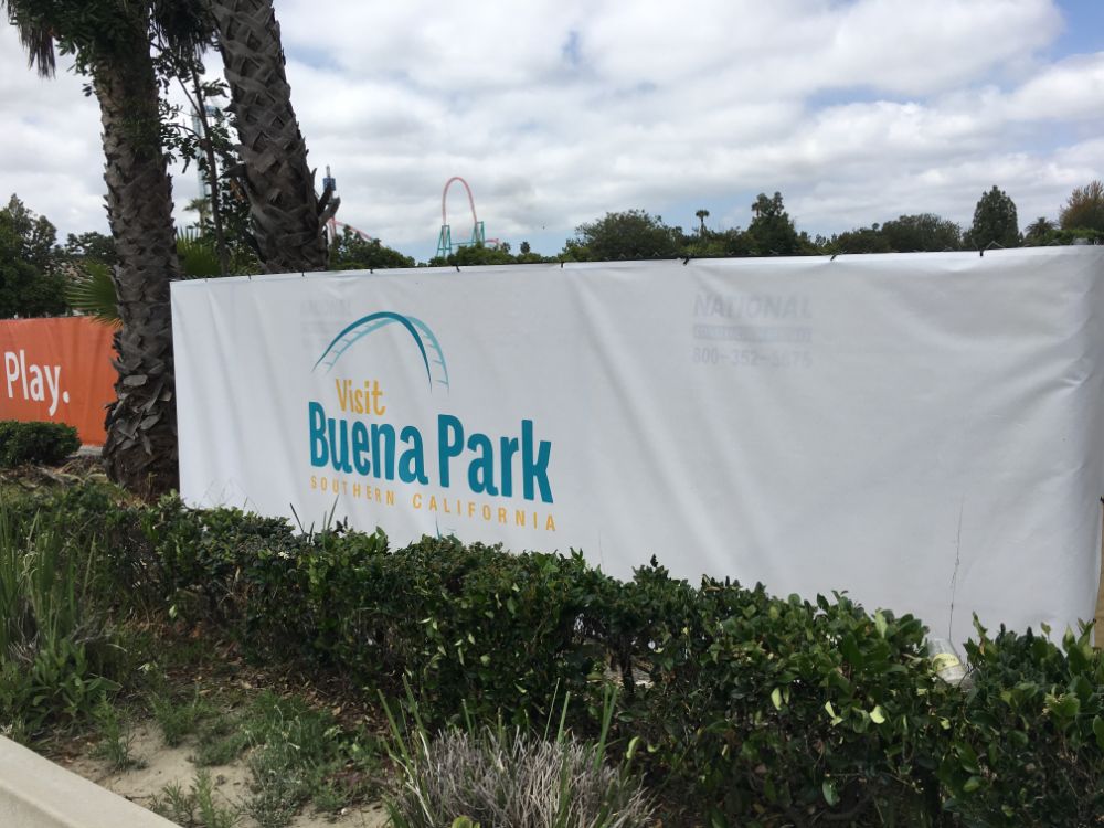 themed construction fence banner wraps in Buena Park CA