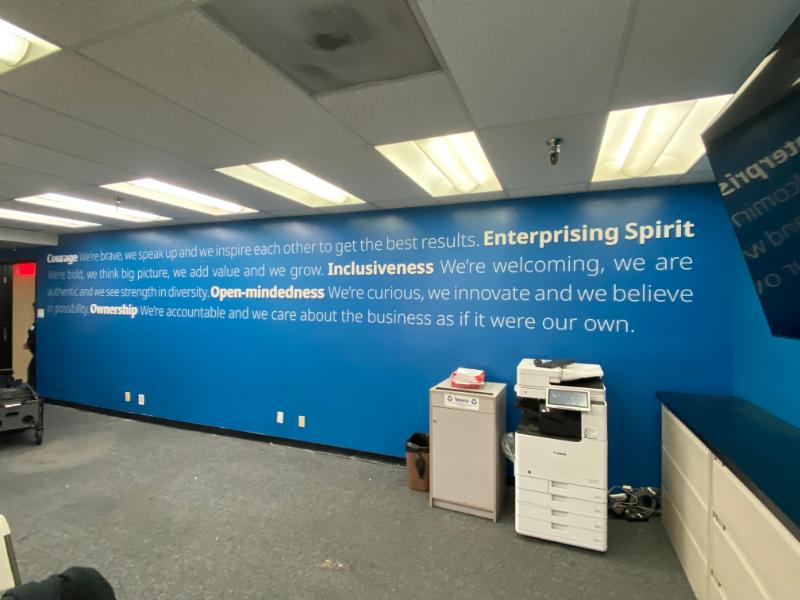 wall graphics with 3D lettering in los angeles, ca