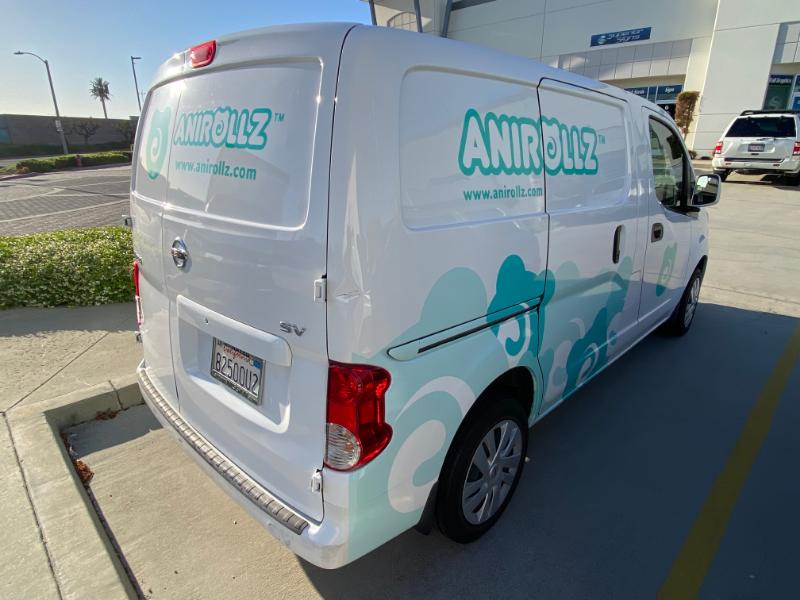Vinyl graphics for commercial vans in los angeles, ca
