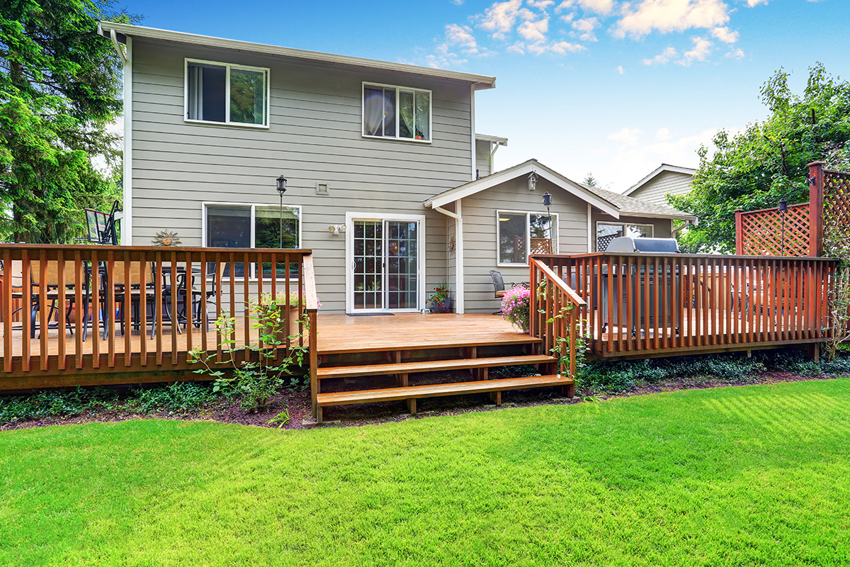 Gadsden, AL - Ants Taking Over Your Deck? Keep Pests Away with Misting System