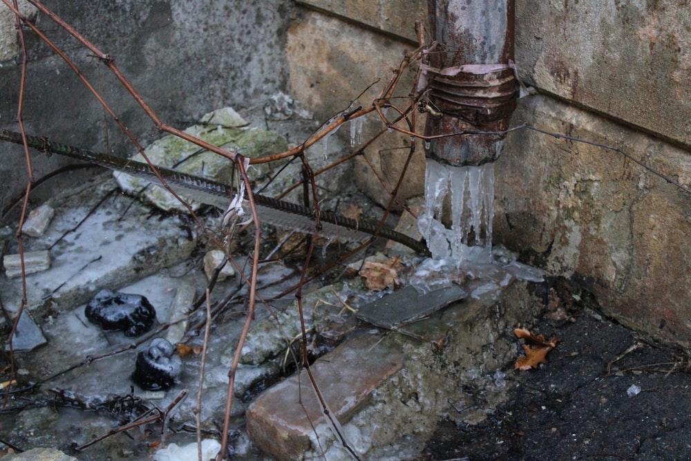 Tehachapi, CA – Pipes Frozen? Call Our Water Damage Restoration Company