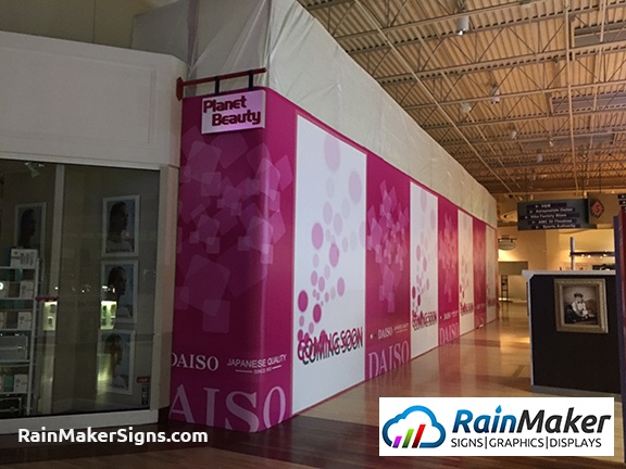 Daiso_Ontario_Mills_Mall_Barricade_Install_Rainmaker-Signs