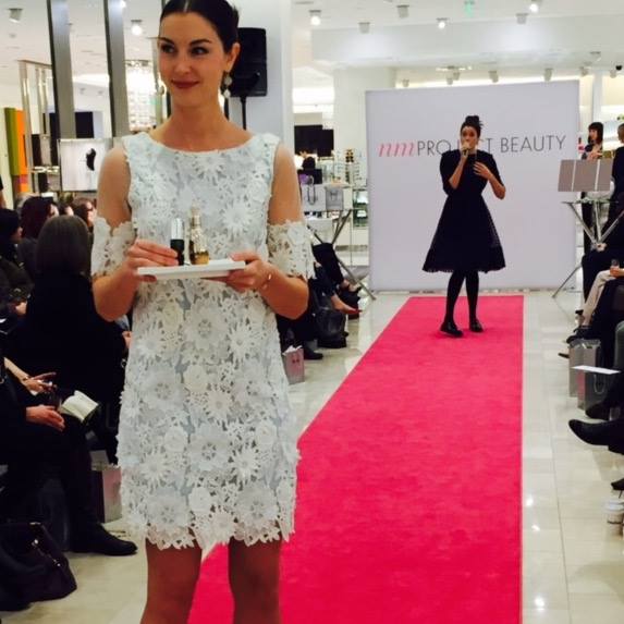Neiman Marcus Runway Backdrop EZ Tube Display - Bellevue, WA