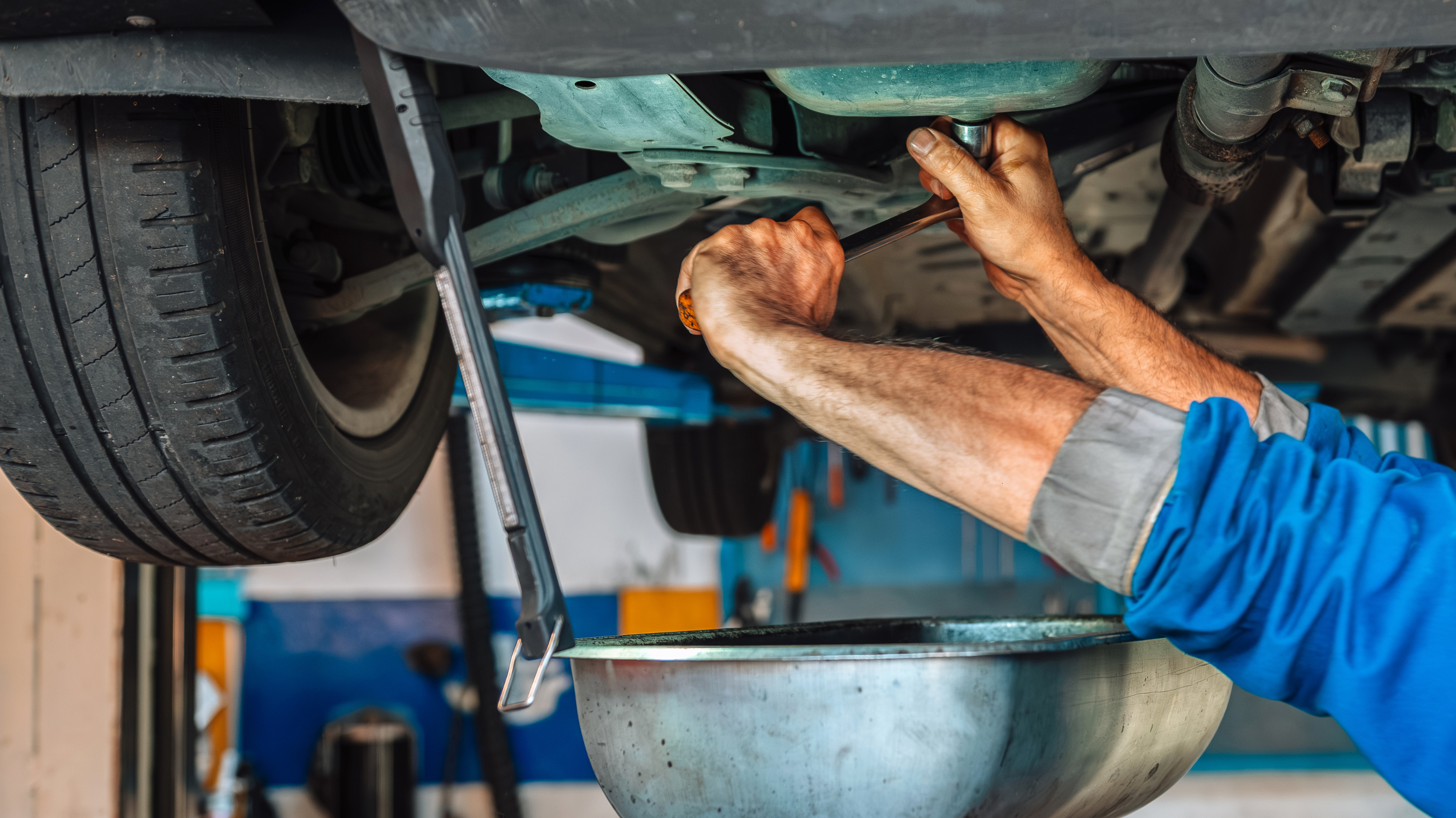 Albany, CA - What Signs Show You Need an Expert BMW Repair Shop For Oil Leaks?