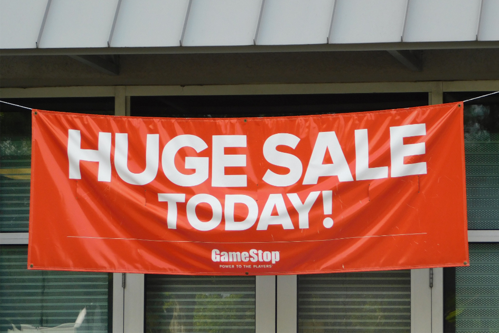 Champaign, IL - Searching for a Custom Sign Company for Your Retail Store?