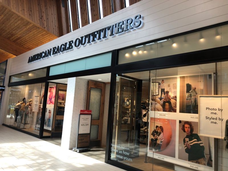 Boca Raton, FL - The best Mall Signs and Retail Store Signs for your storefront