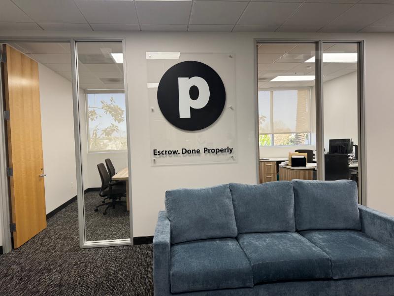 clear acrylic lobby signs in chino, ca
