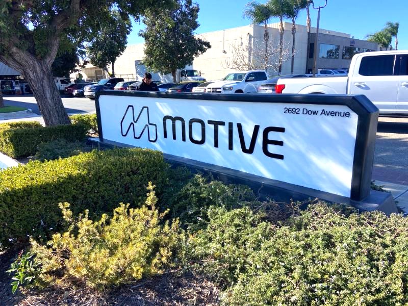 monument sign makeovers in tustin, ca