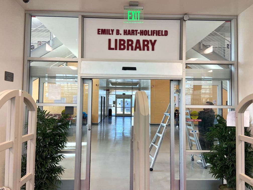 acrylic 3D letters for schools in los angeles, ca