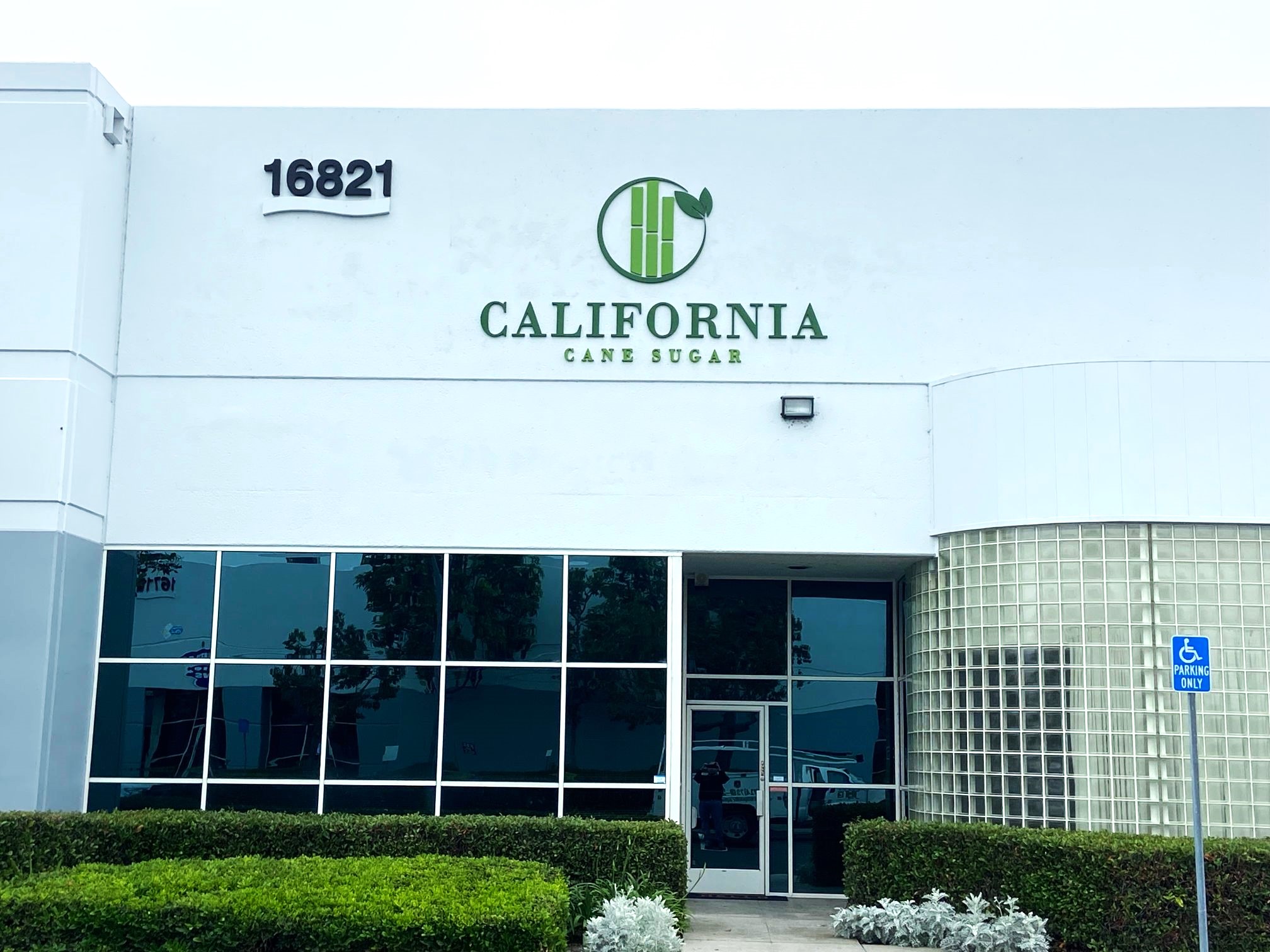 Building signs in Los Angeles, CA