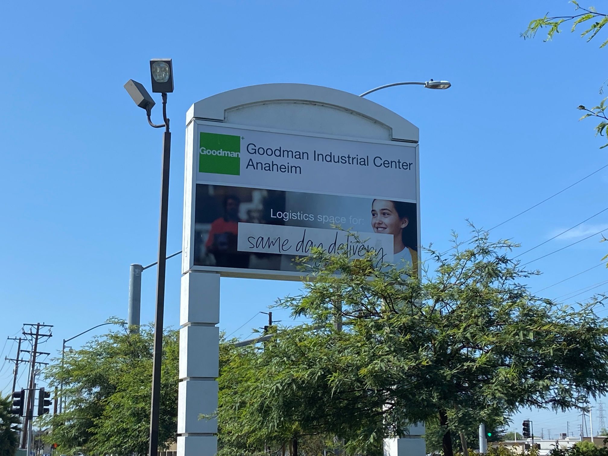 New Translucent Pylon Sign Faces Brand Amazon Facility in Anaheim CA