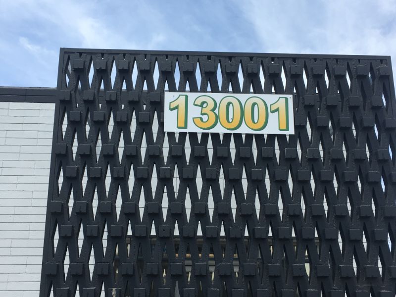 building signs for Los Angeles manufacturers