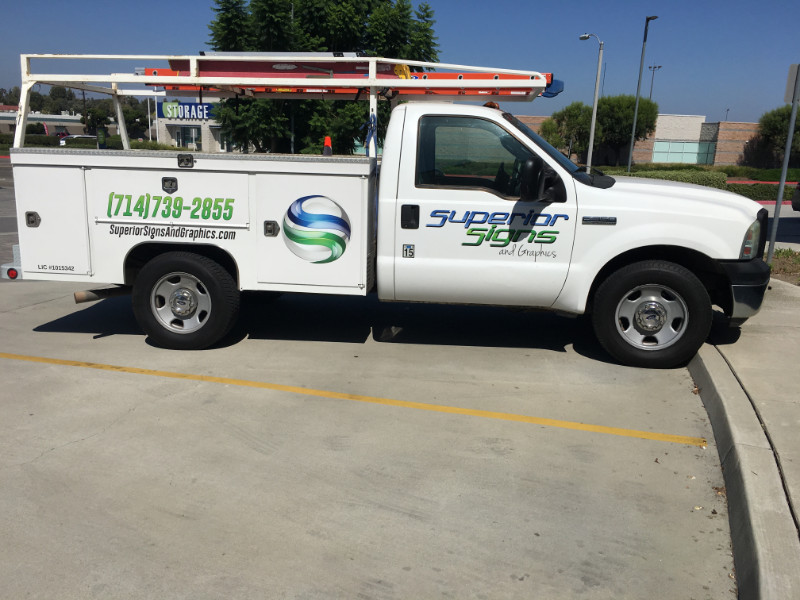 vehicle vinyl wraps