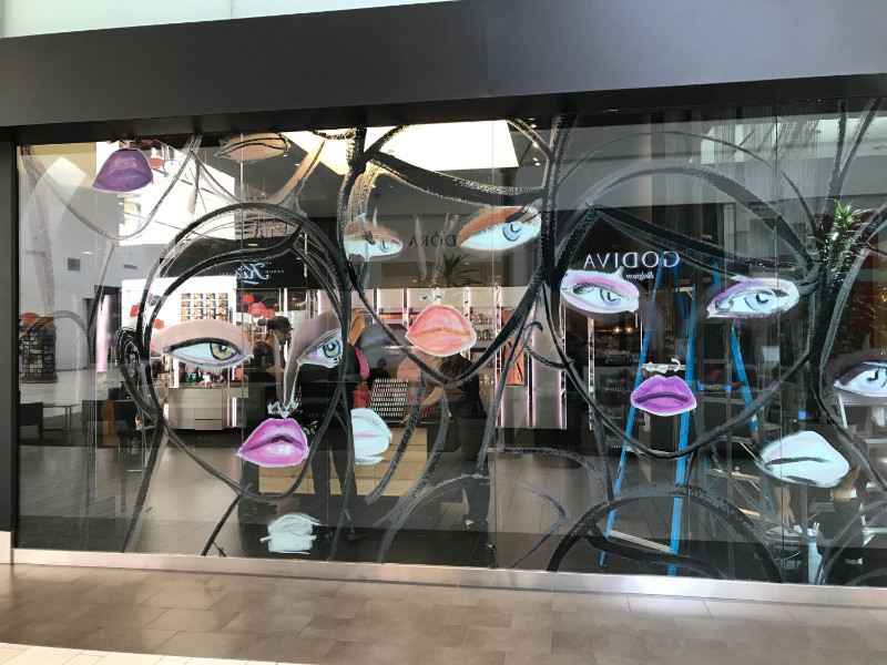 Vinyl window graphics and decals for mall retailers in Orange County