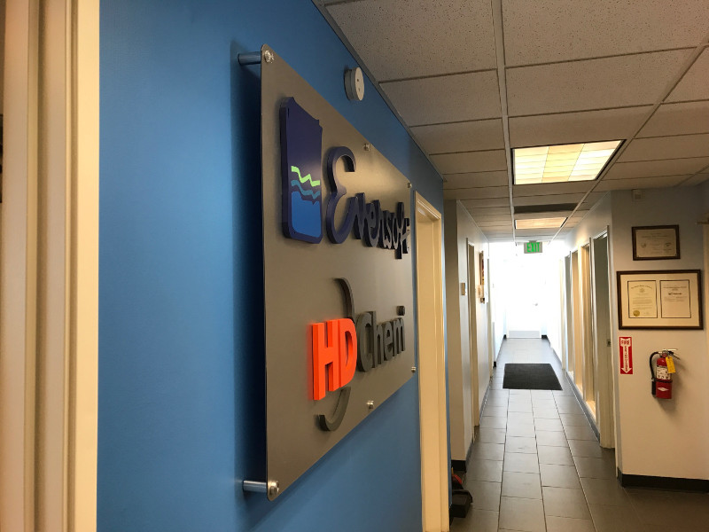 3D Graphics on Brushed Aluminum Lobby Signs Long Beach CA