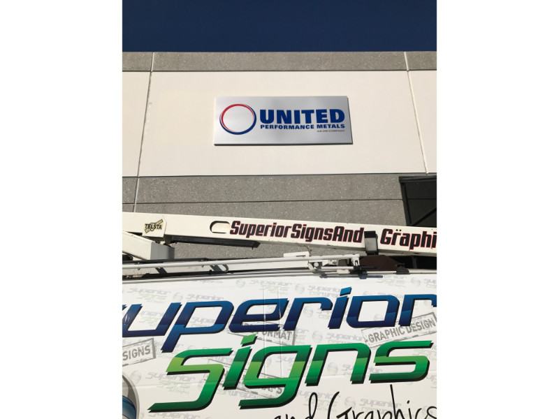 Professional Building Sign Installations and Removals in La Mirada by Licensed Sign Contractor