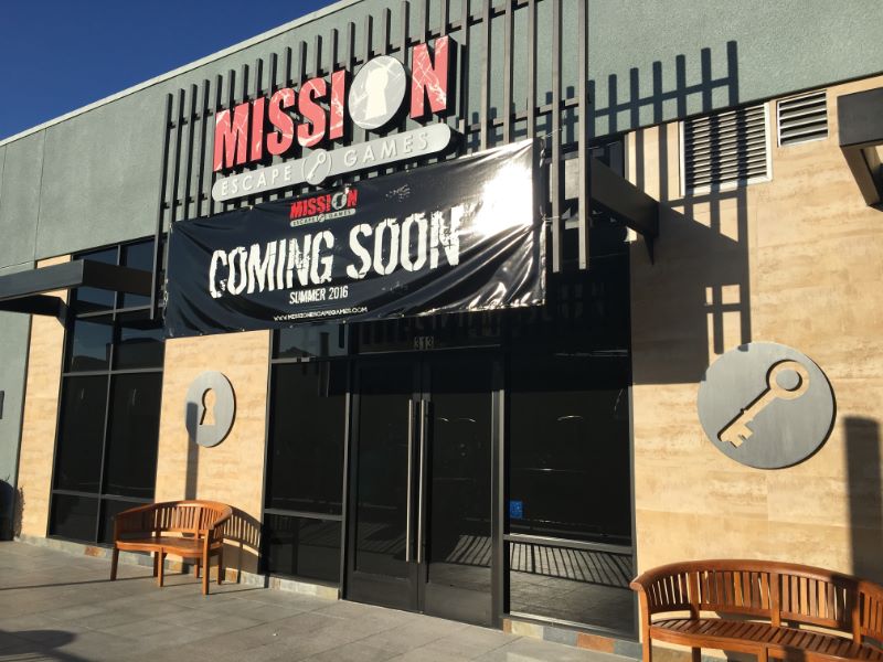 storefront signs and graphics for retailers in Orange County CA