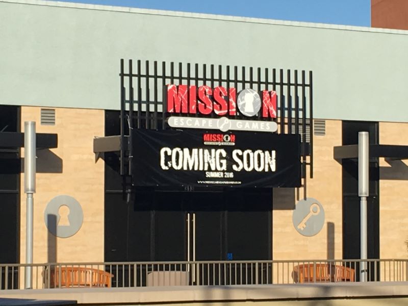 storefront signs and graphics for retailers in Orange County CA