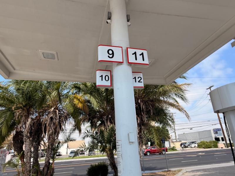 Santa Ana, CA, Gas Stations Rebrand With Long-Lasting 3M Vinyl Graphics