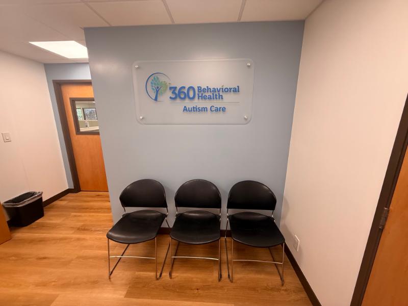 Torrance, CA – Custom Lobby Logo Signs and Wall Graphics for Medical Offices