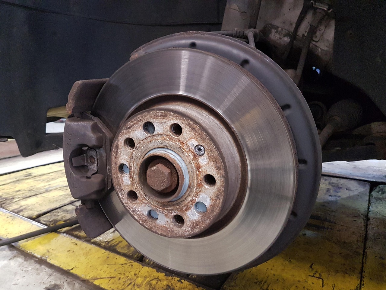 San Jose, CA — Ford Explorer Brake Pad Replacement and Rotor Resurfacing Guide