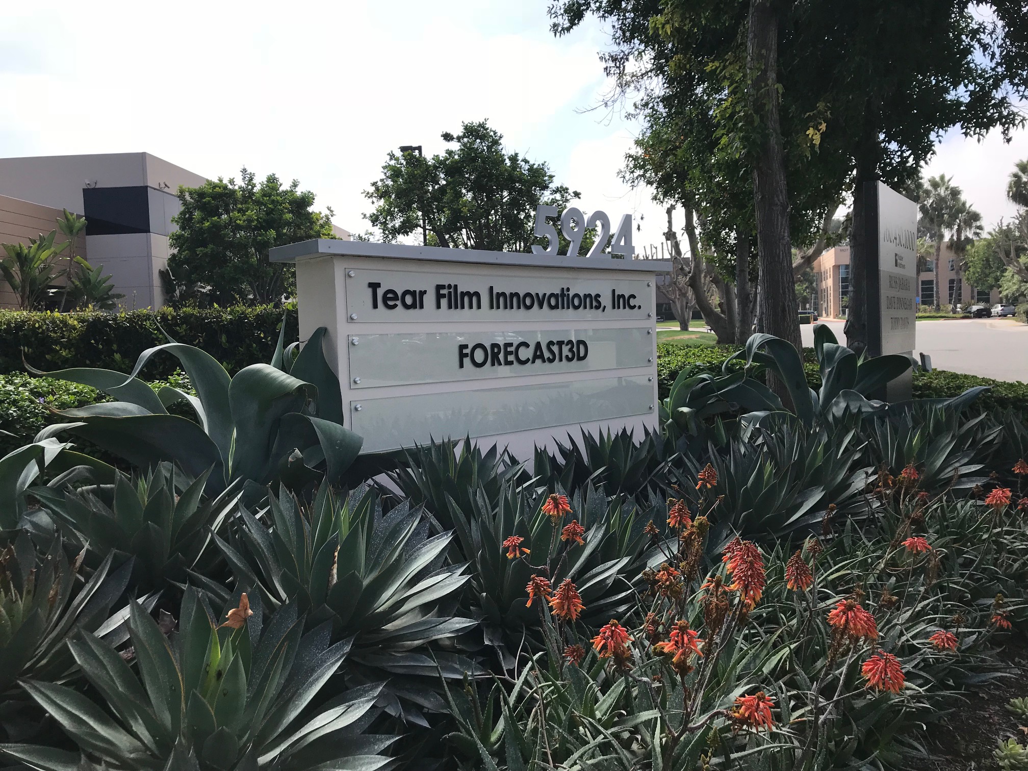 Aluminum Dimensional Letters