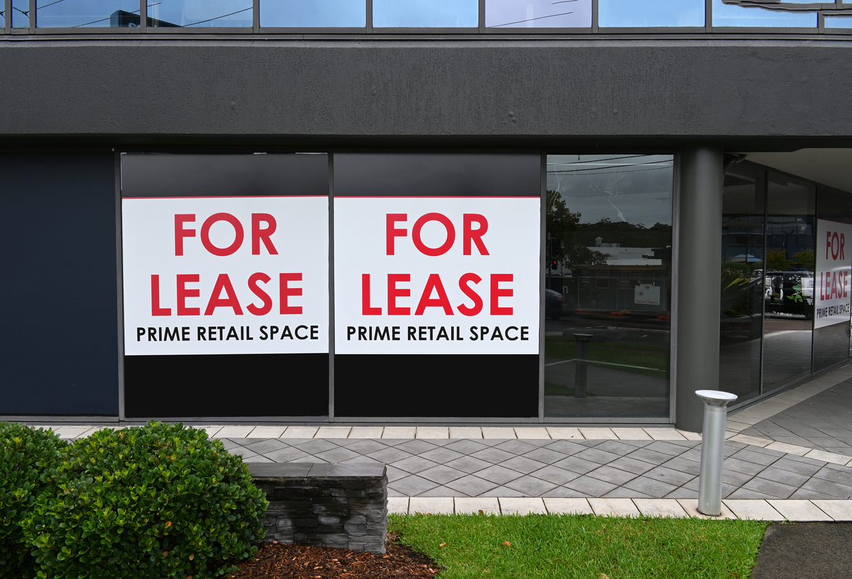 Highlands Ranch, CO – How Window Vinyl Graphics Increases Traffic for Stores