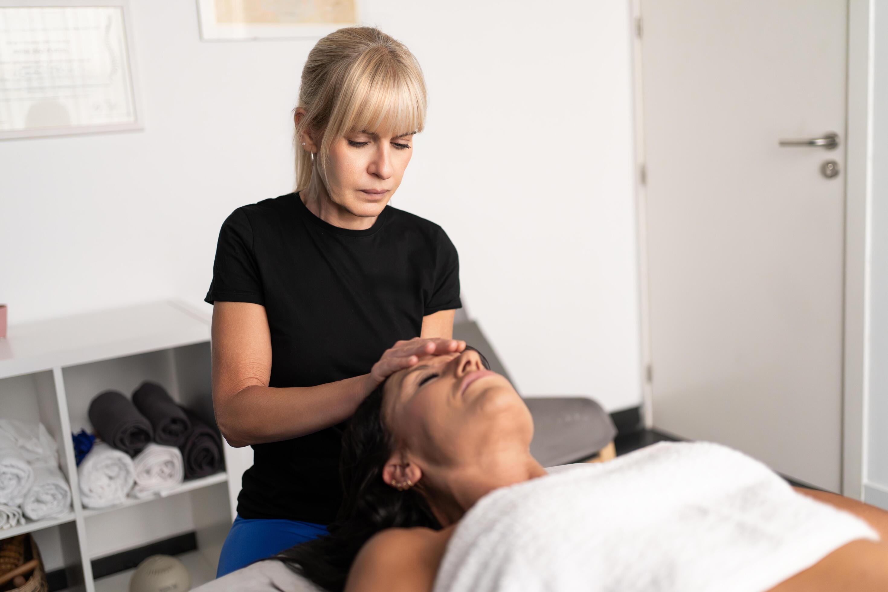 Hayward, CA – Migraine Headache Relief Through Targeted Massage Therapy Sessions