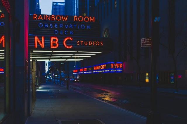 Custom Outdoor Lit Signs