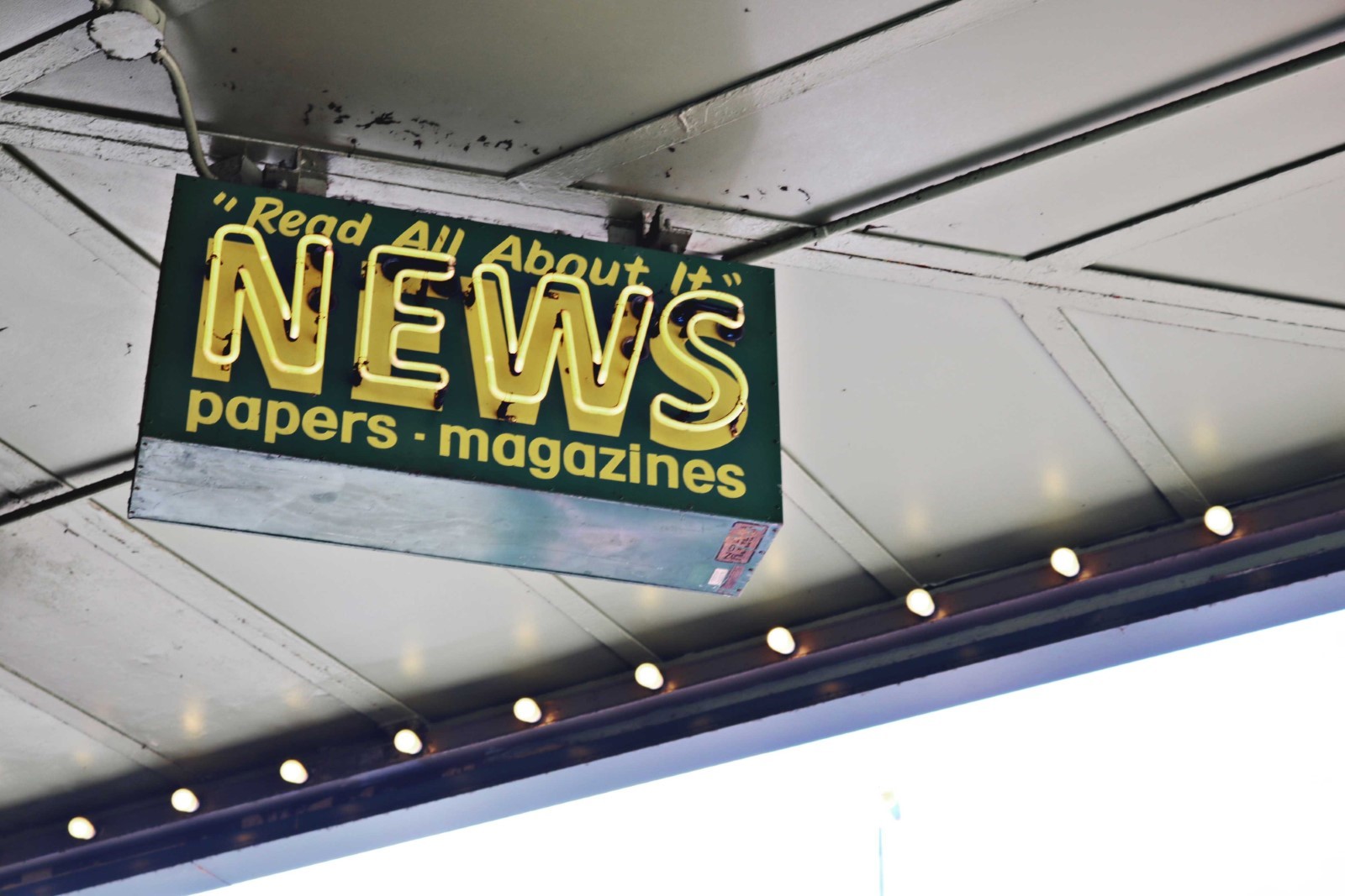 Matthews, NC – Searching for a Hanging & Cabinet Sign Installation Company?