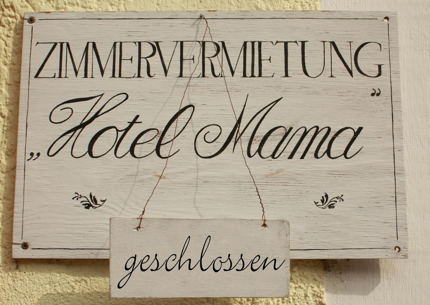 Charlotte, NC – Mecklenburg County Sign Company Offers Custom Cabinet Signs
