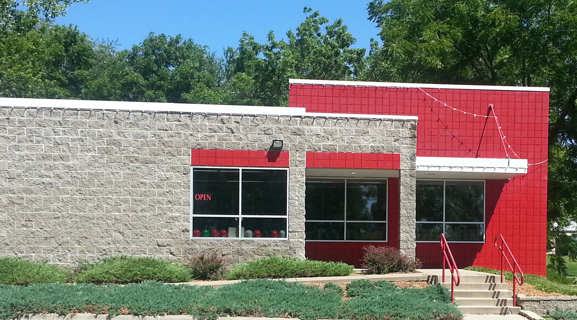 Shoreview, Minnesota - Sunscape DG45 Window Film for Athletic Outfitters