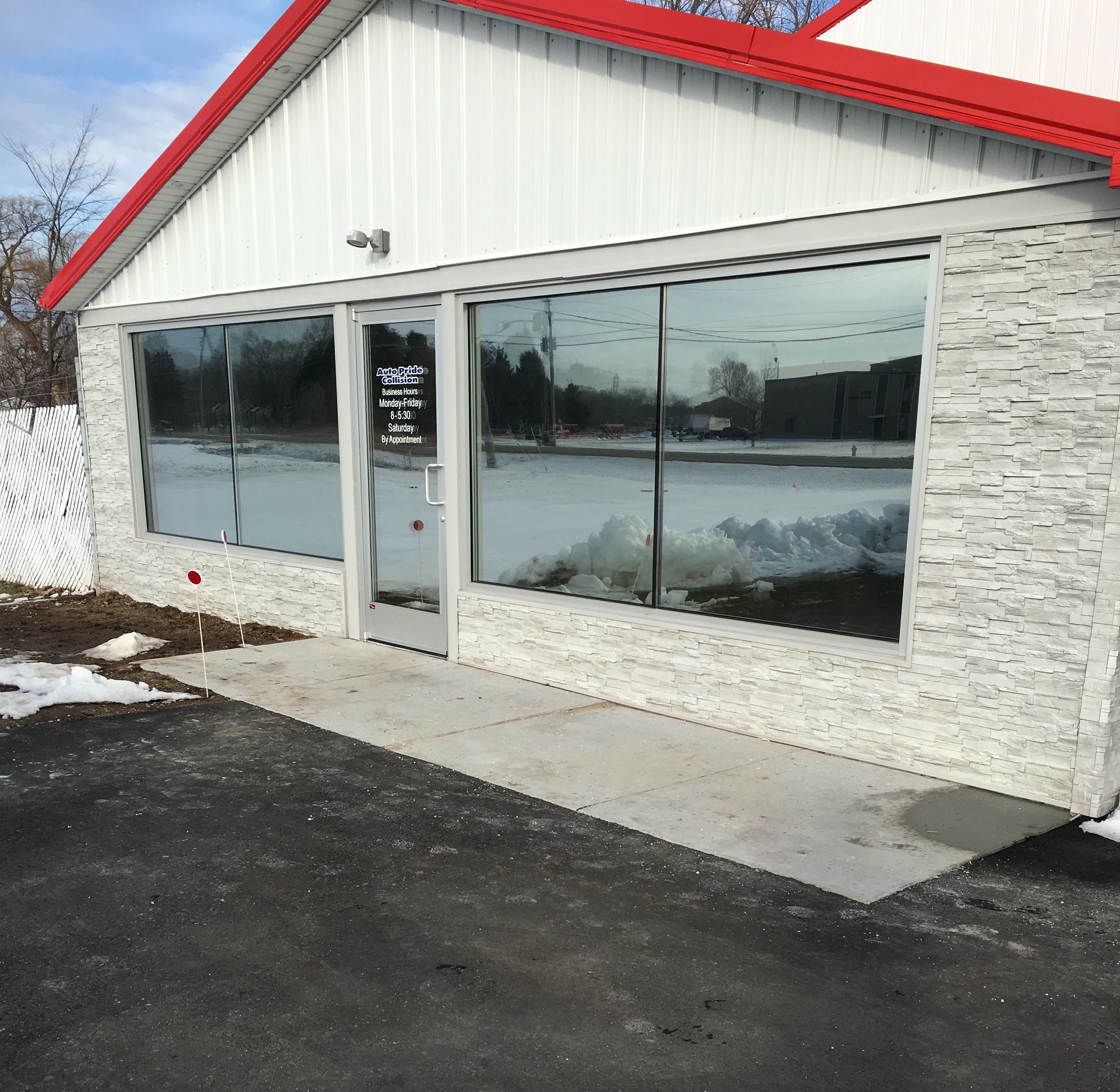 Huper Optik Film Supplies Glare and Heat Reduction in Oakland County, MI for Autobody Shop