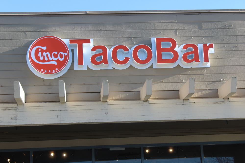 Columbus, OH - We Offer Custom Restaurant Signs & Murals