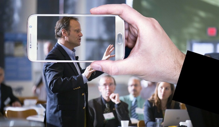 Public speaking by a leader