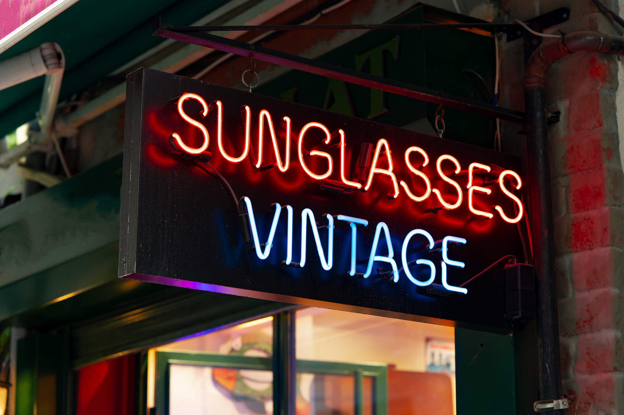 Dallas, TX – Benefits of Custom Channel Letter Signs for Restaurants / Cafes