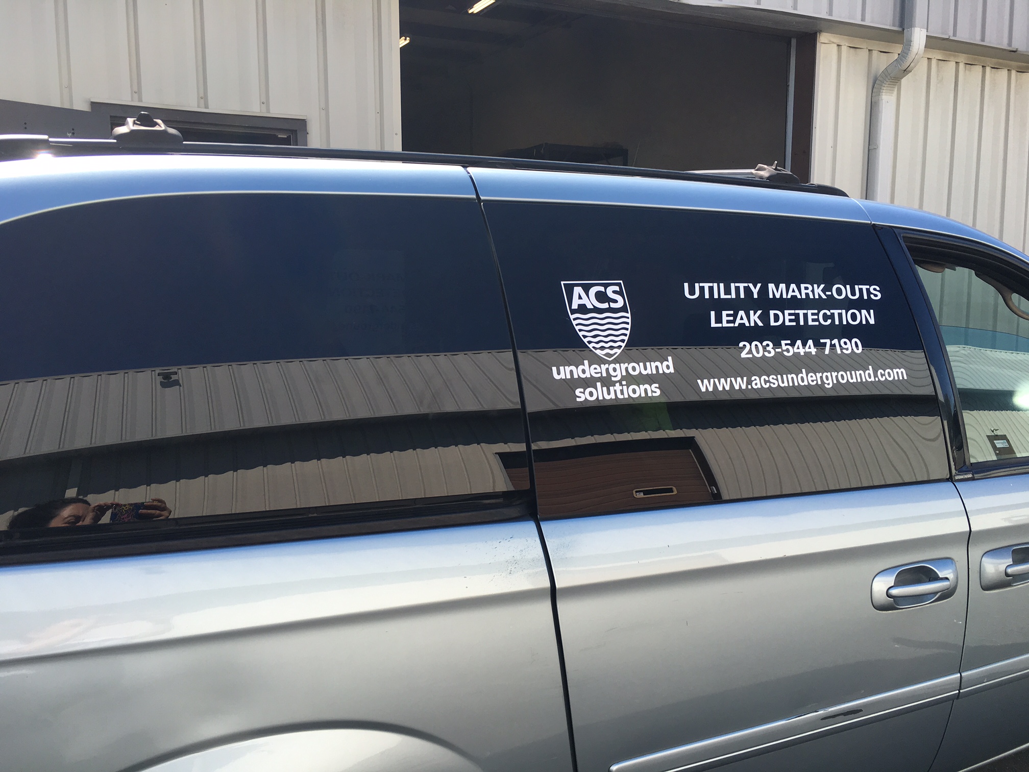 Vehicle Window Graphics and Lettering in Redding CT