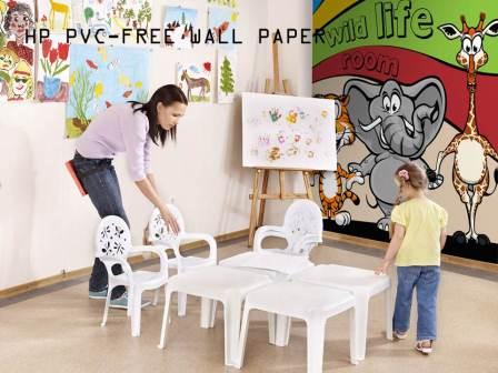 Kid-friendly PVC-free wallpaper is safe for school rooms. 