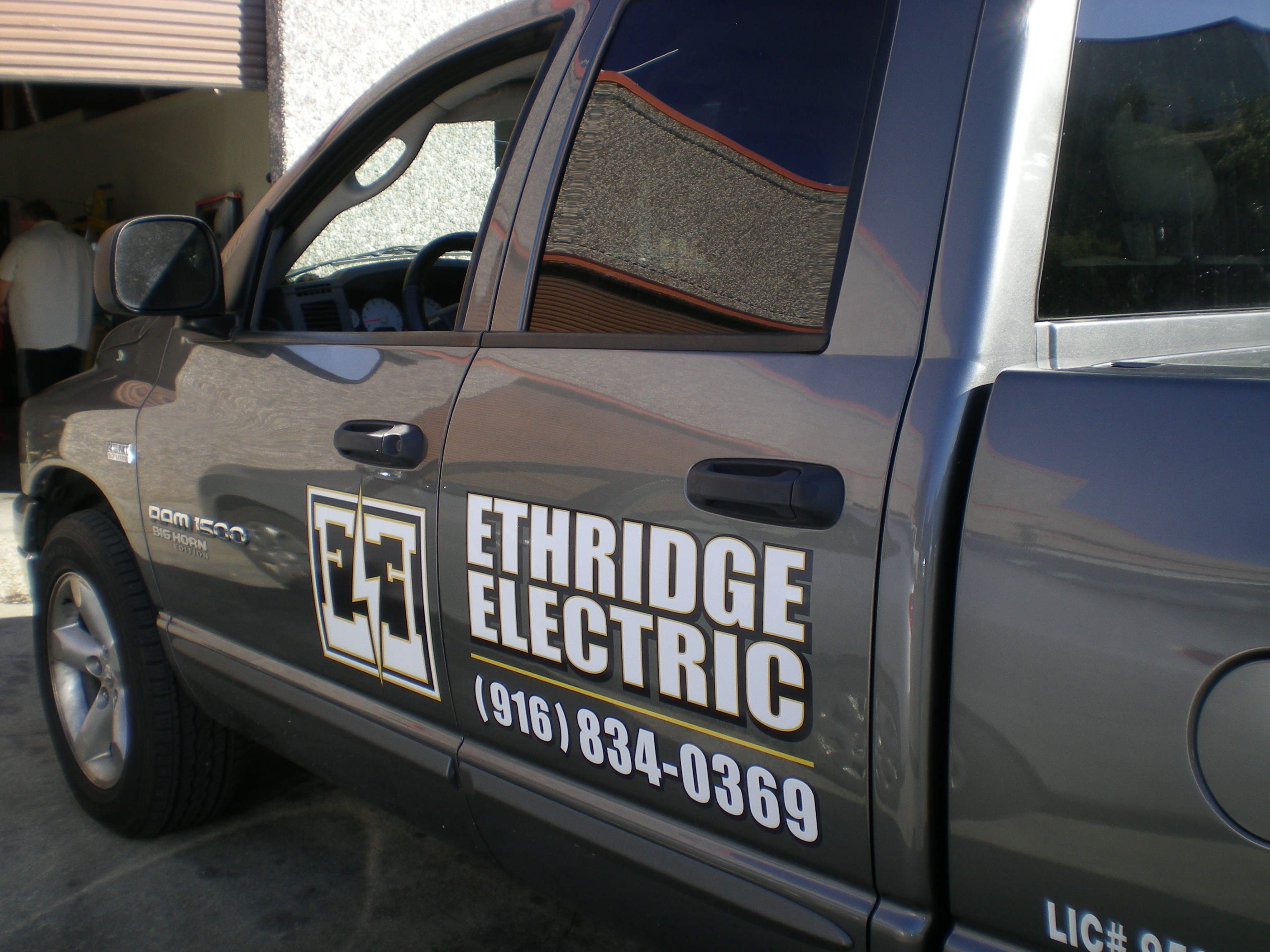 Vehicle Wraps Made Affordable – Combine Vehicle Graphics and Vehicle Lettering