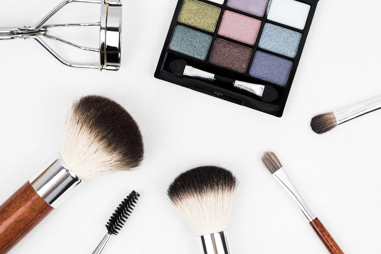 City, ST - VIDEO | New Eye Shadow Makeup Kit Review | Beauty Shop News