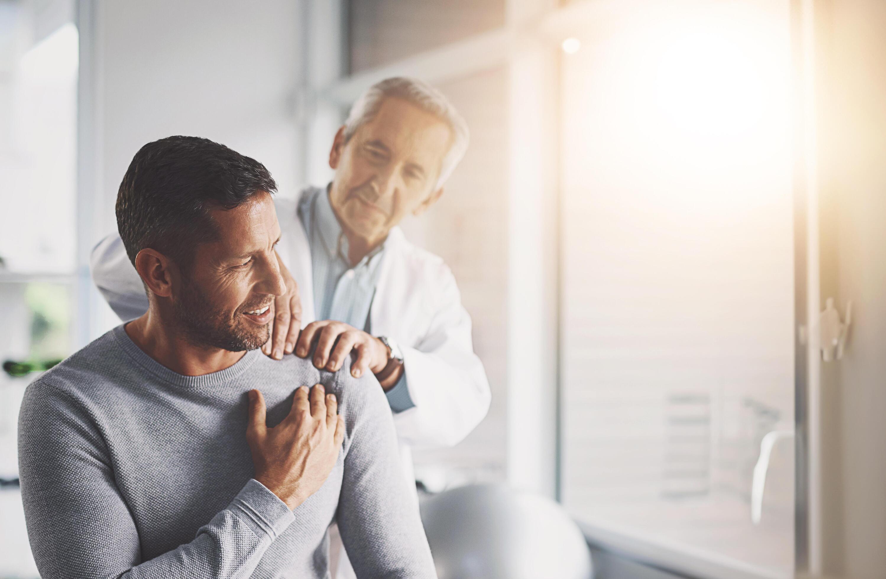 Mesa, AZ â How Do Orthopedic Clinics Treat Shoulder and Rotator Cuff Injuries