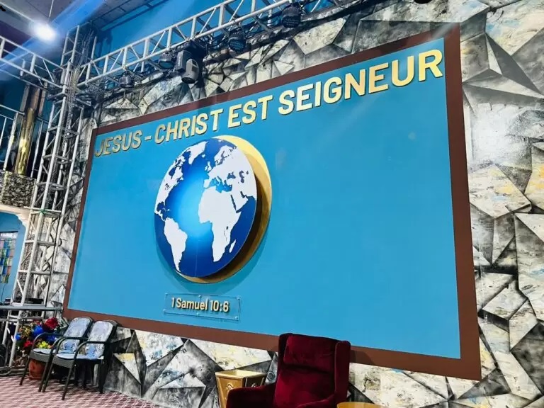 Signs for Self Installation? All Star Signs is the Expert! Read on and Find Out!