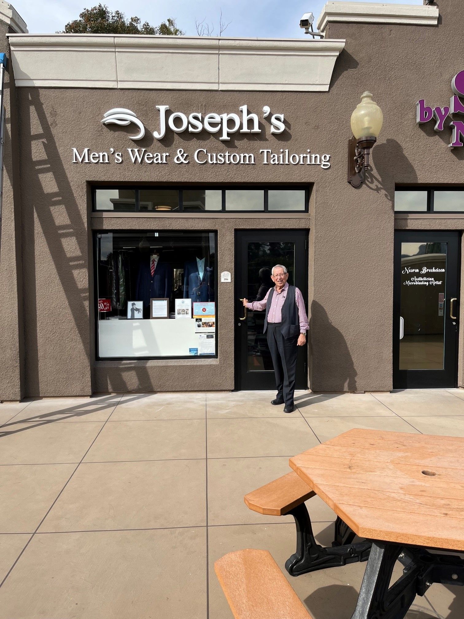 How to Advertise with Exterior Dimensional Letters in San Diego California