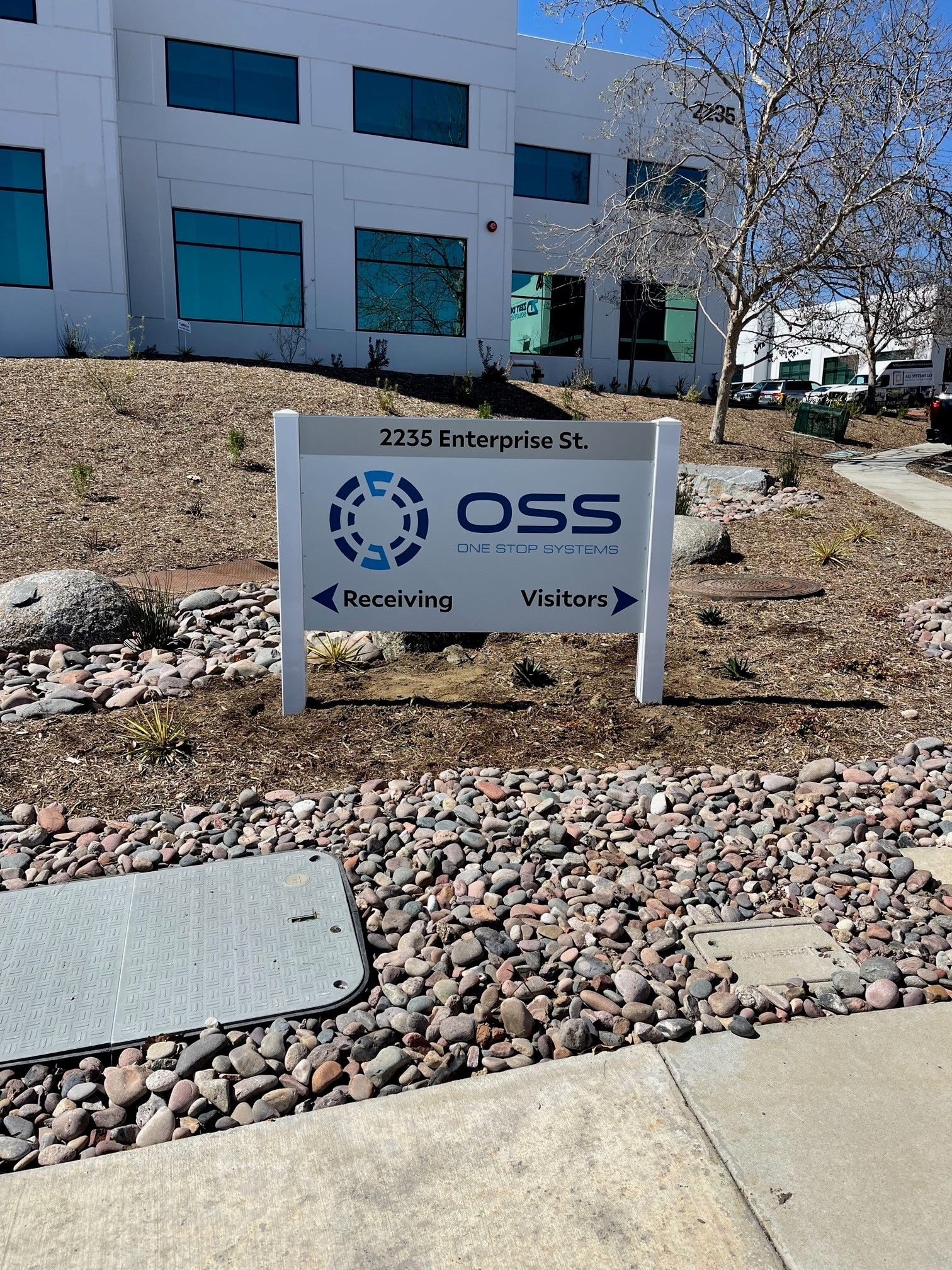 Wayfinding Sign in Escondido, California Boosts Driveway Safety for OSS