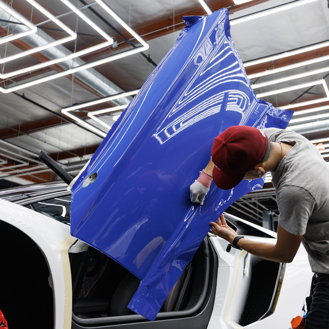 VInyl car wrap installation