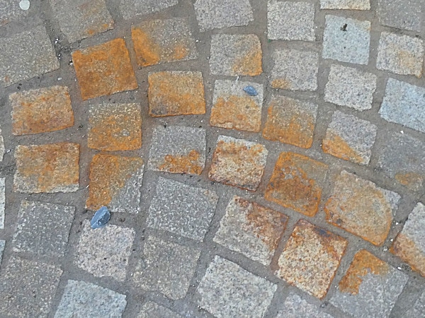 diy rust removal pavers