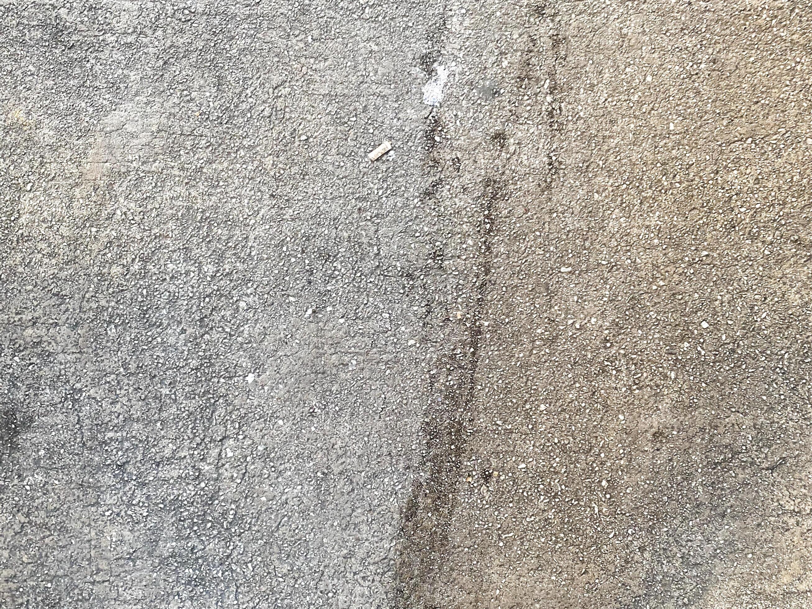 Estero, FL — How Do Concrete Cleaning Services Quickly Restore Old Faded Patios?