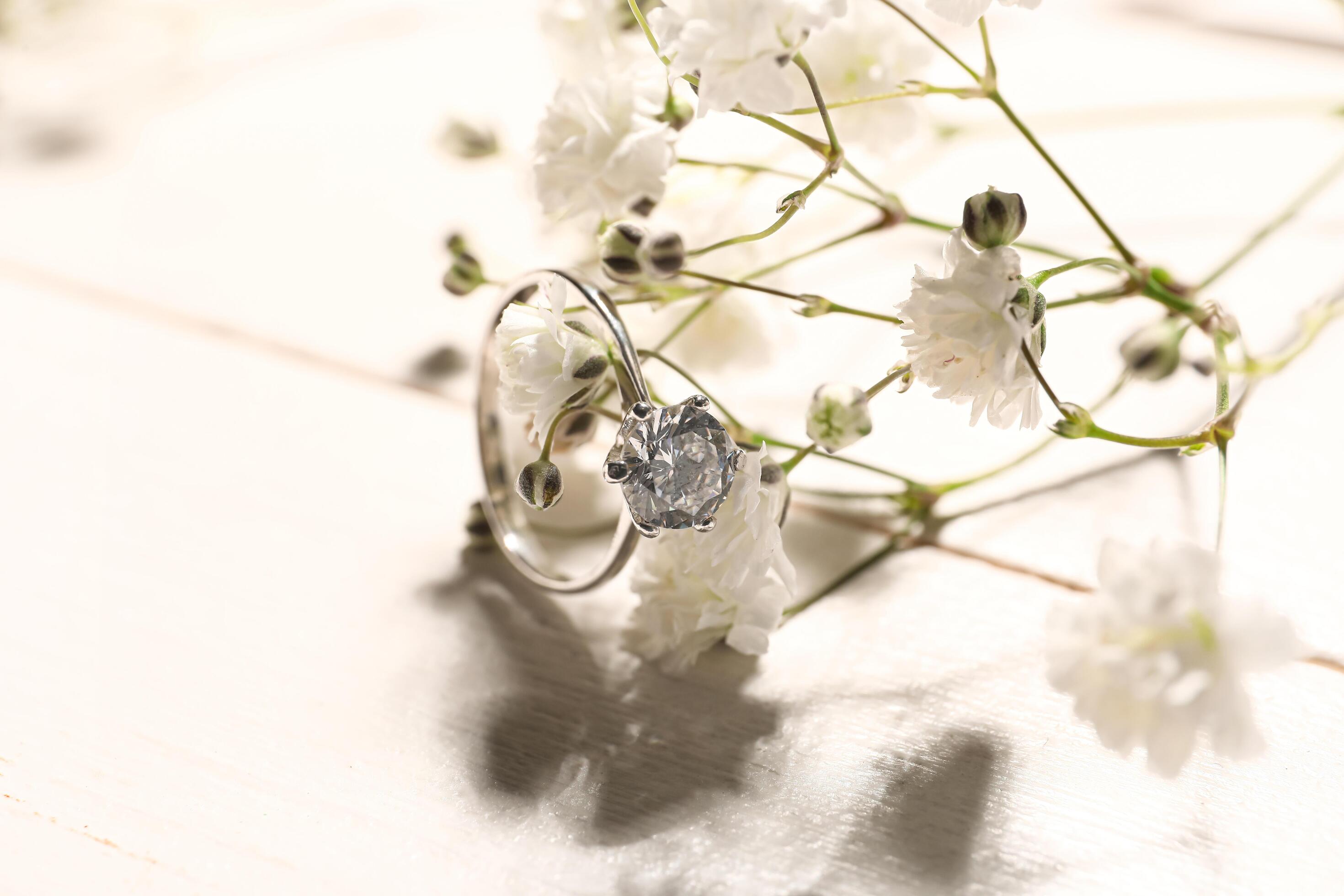 Naples, FL - Are Moissanite Engagement Rings a Smart Affordable Antique Option?