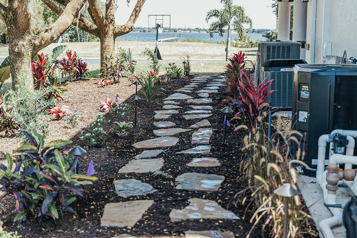 Fort Myers, FL - Creating Stunning Garden Borders and Walkways in Southwest FL